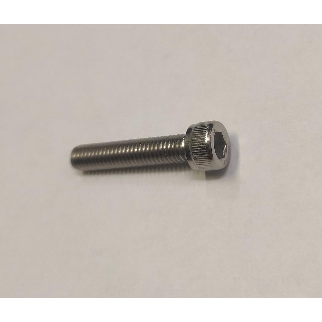 Skrutka M5x25